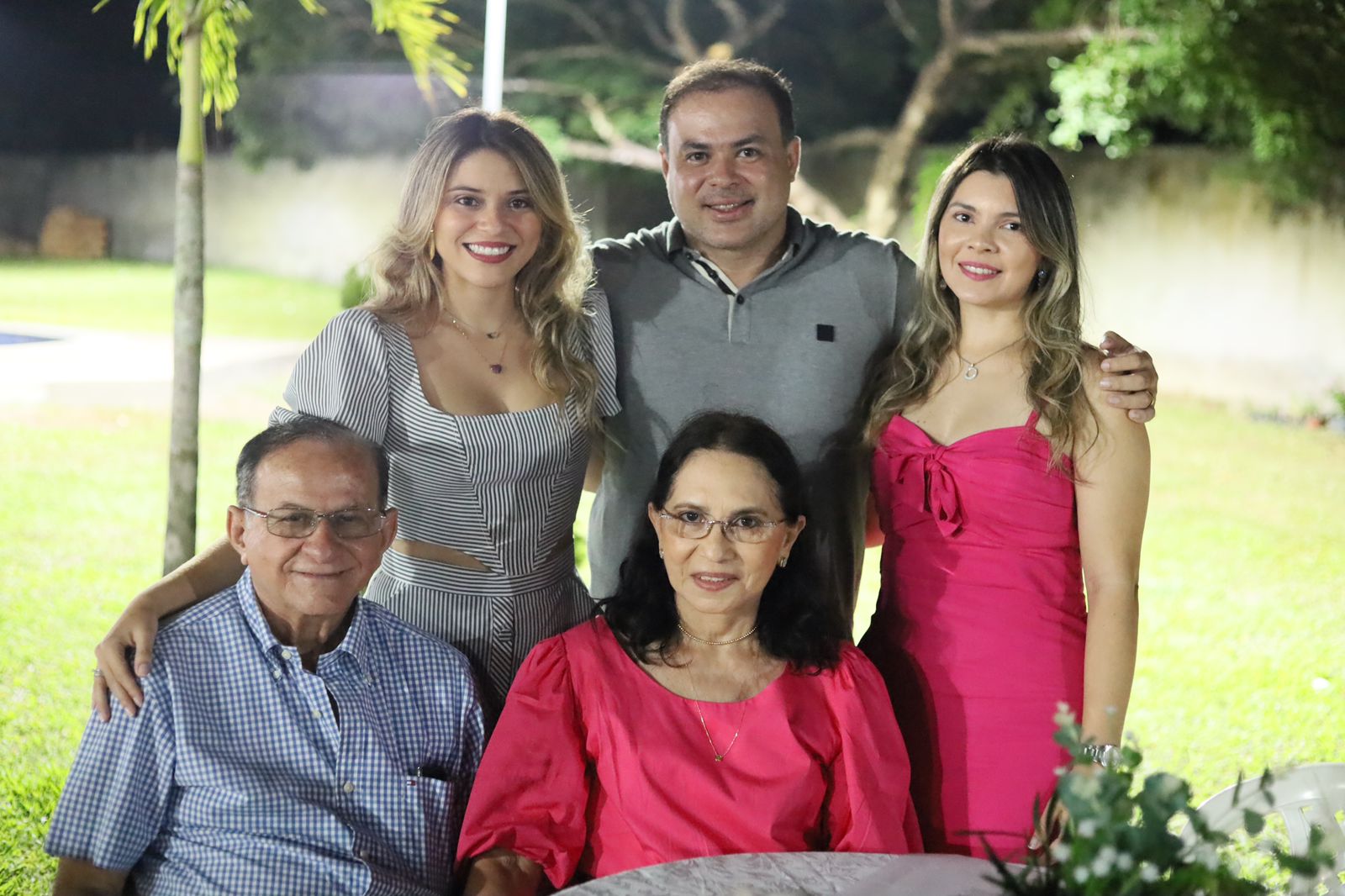 No momento, você está visualizando *Essa é a homenagem que faço a todas as mulheres helenenses demonstrando todo o meu respeito as verdadeiras fortalezas que ajudaram na construção da cidade de Santa Helena*