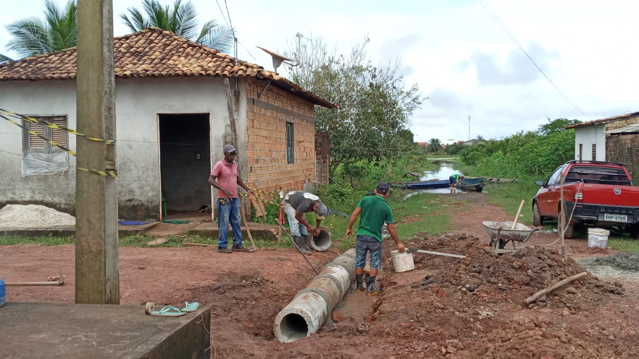 Leia mais sobre o artigo *O trabalho de Infraestrutura da cidade de Santa Helena-MA. não para! a recuperação das ruas segue no Bairro da Morada Nova.*