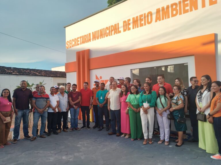 Leia mais sobre o artigo *Santa Helena-MA em festa! mais entregas de obras na cidade. É a Prefeitura garantindo mais bem estar, direito e cidadania.*