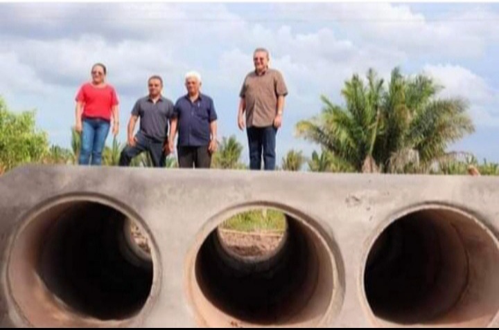 Leia mais sobre o artigo *Nesse 1º de Maio Prefeito de Santa Helena Zezildo Almeida homenageia os trabalhadores e trabalhadoras.*