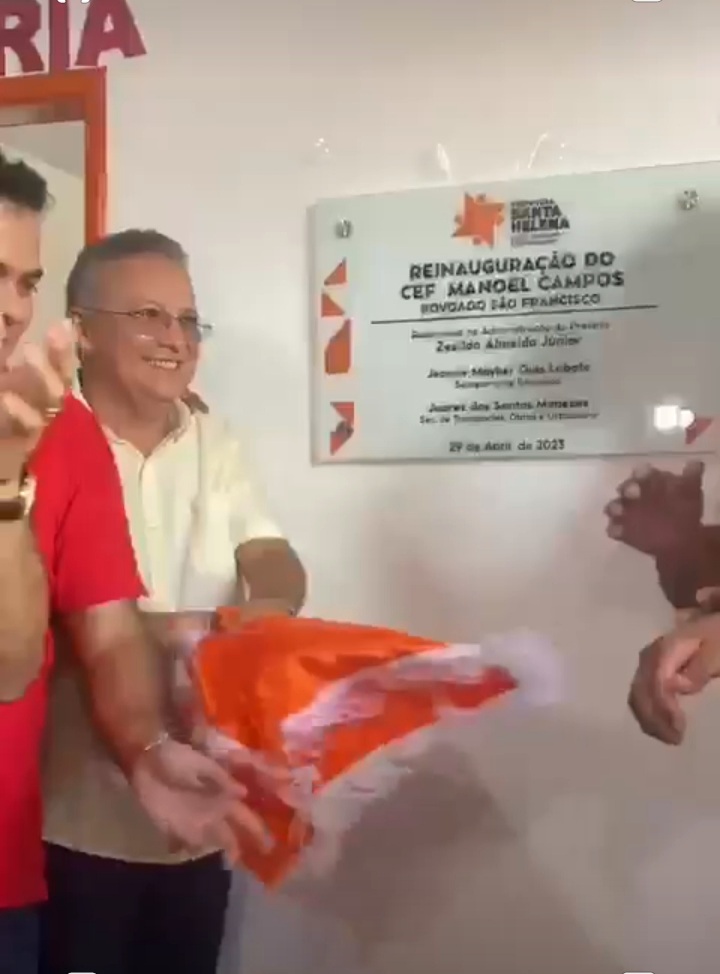 Leia mais sobre o artigo *Prefeito Zezildo Almeida entrega mais uma escola em Santa Helena. Dessa vez no povoado São Francisco o C.E.F. Manoel Campos completamente reformada e equipada.*