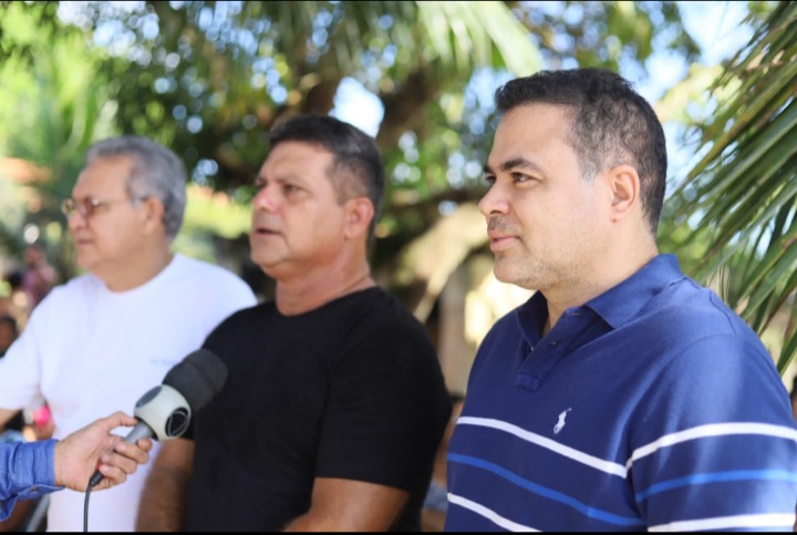 Leia mais sobre o artigo *Compromissado com as causas sociais Jean Lobato realiza evento em seu aniversário de distribuição de cestas básicas em sua residência na Morada Nova.*