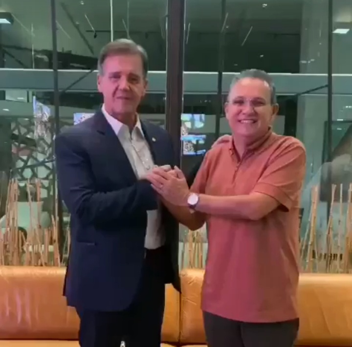 Leia mais sobre o artigo *Amanhã Domingo dia 02, Santa Helena recebe de braços aberto o Deputado Aluisio Mendes, um grande parceiro  do Município em  favor do progresso de nossa cidade. O ilustre chega para inúmeras inaugurações e será recepcionado pelo seu amigo Prefeito Zezildo Almeida. Os helenenses lhe abraçam, seja muito bem vindo*