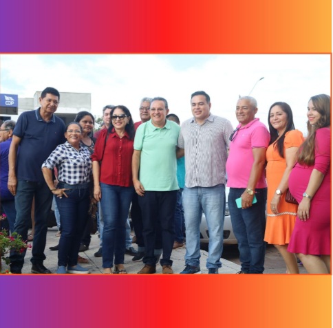 Leia mais sobre o artigo *Prefeito de Santa Helena-MA Zezildo Almeida e o Vice-Prefeito Joãozinho Pavão entregam uma retroescavadeira hidráulica de grande porte para a Secretaria de Infraestrutura*