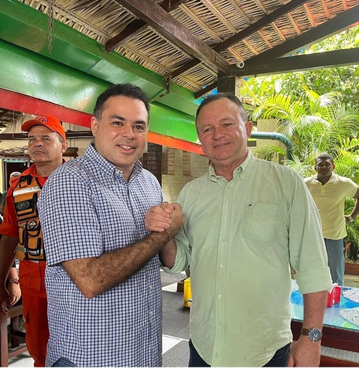 Leia mais sobre o artigo *Vice-prefeito Joãozinho Pavão é comparado pela oposição com o maior exemplo de líder político mundial da atualidade, o Presidente Luís Inácio Lula da Silva. Será que ele tem força política? se prepara oposição, a luta será grande.*