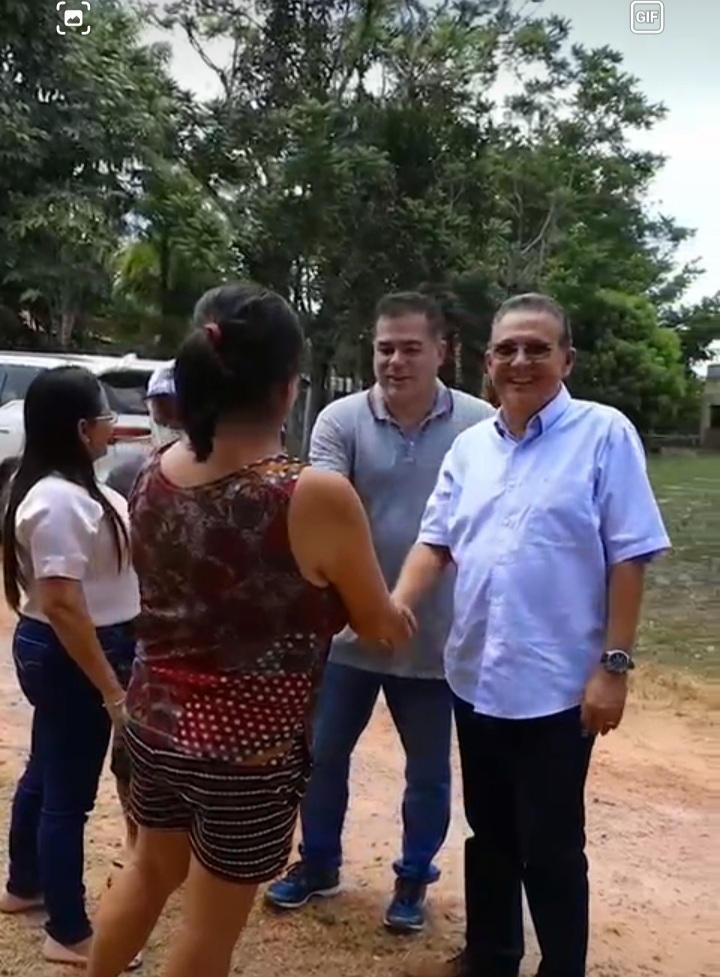 No momento, você está visualizando *Prefeito Zezildo Almeida juntamente com Vice-prefeito Joãozinho Pavão acompanha as obras de melhorias nas estradas de Curva Grande em Santa Helena – MA.*
