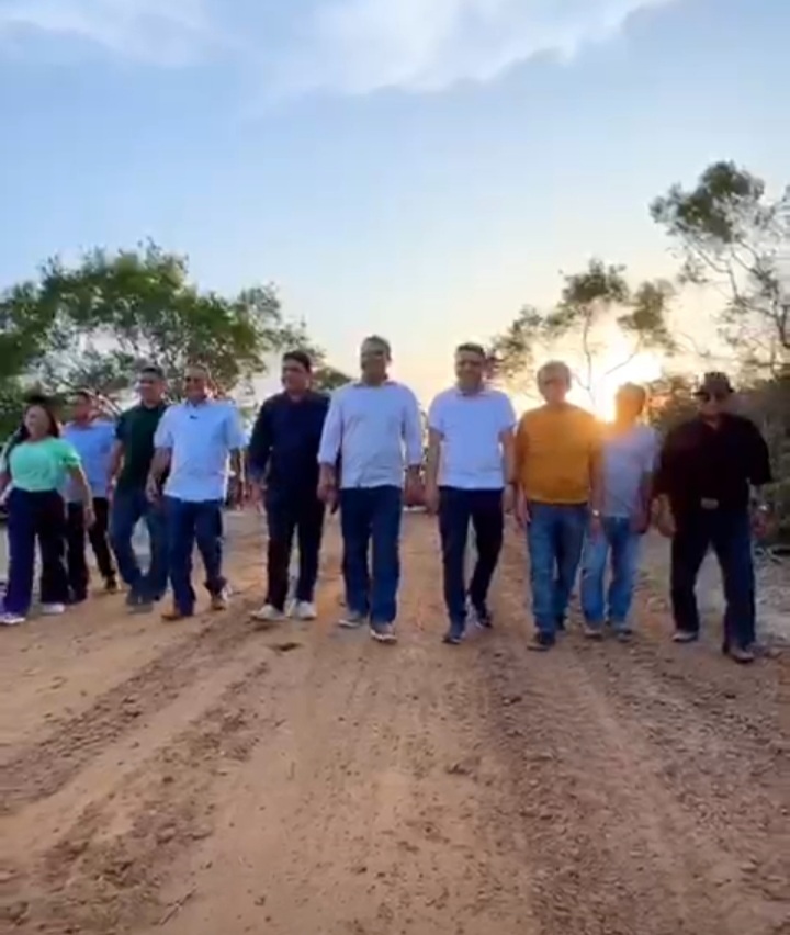 Leia mais sobre o artigo *Mais um avanço na infra estrutura de Santa Helena. A partir da emenda do Deputado Aluísio Mendes, Prefeitura entra em fase de conclusão da estrada que beneficia o deslocamento dos moradores da Zona Rural entre Campo Novo a Porto das Pedras.*