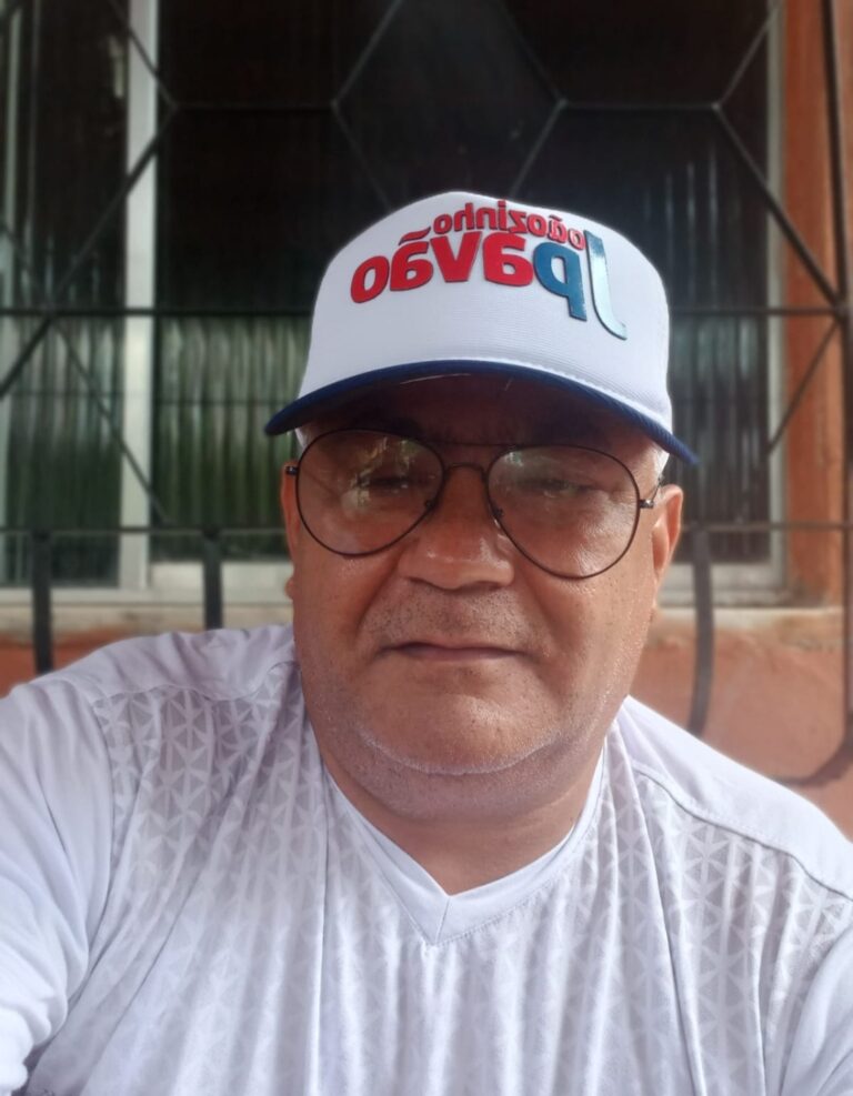 Leia mais sobre o artigo *Hoje aniversaria aquele que não desiste do Esporte Helenense, o incansável Secretário Joãozinho Peixoto, Parabéns!*