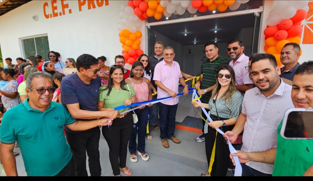 No momento, você está visualizando *Prefeito Zezildo Almeida e o Vice-prefeito Joãozinho Pavão entregam  Escola C.E.F. Lúcia Ramos Negreiros reformada e climatizada no povoado São Bento.*