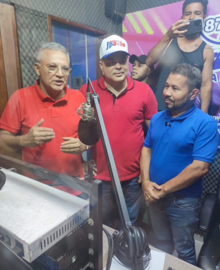 Leia mais sobre o artigo *Santa Helena em Festa. Em entrevista hoje, na Rádio Sucesso FM, o empresário Jurandi Mendonça declara sua pré-candidatura a vice-prefeito na chapa 15 de Joãozinho Pavão.*