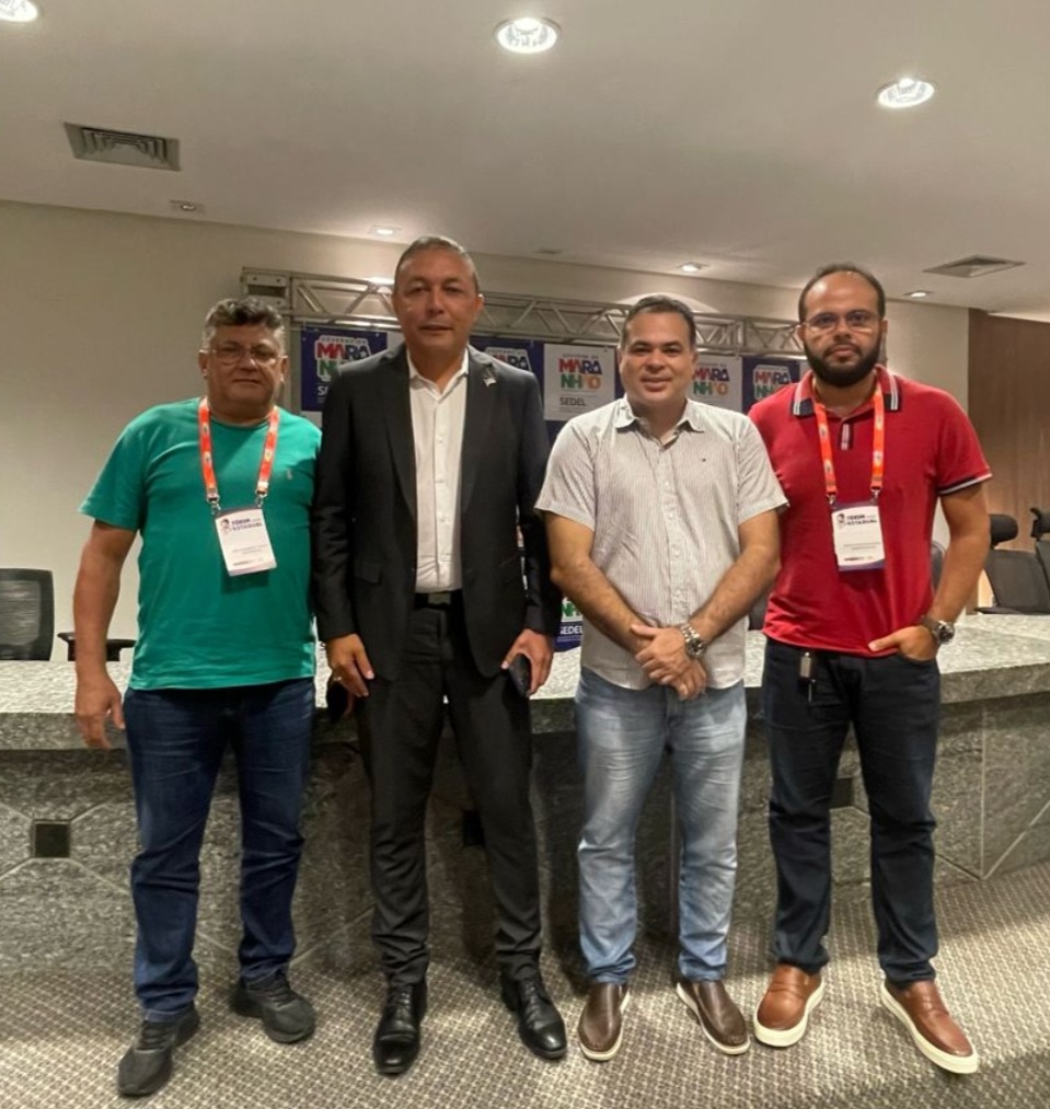 No momento, você está visualizando *O Secretário de Esporte Helenense Joãozinho Peixoto juntamente com o vice-prefeito Joãozinho Pavão, estiveram em São Luís participando do Fórum Estadual de Gestores do Esporte patrocinado pelo Governo Estadual para acertos dos Jogos Estudantis Maranhense de 2024*