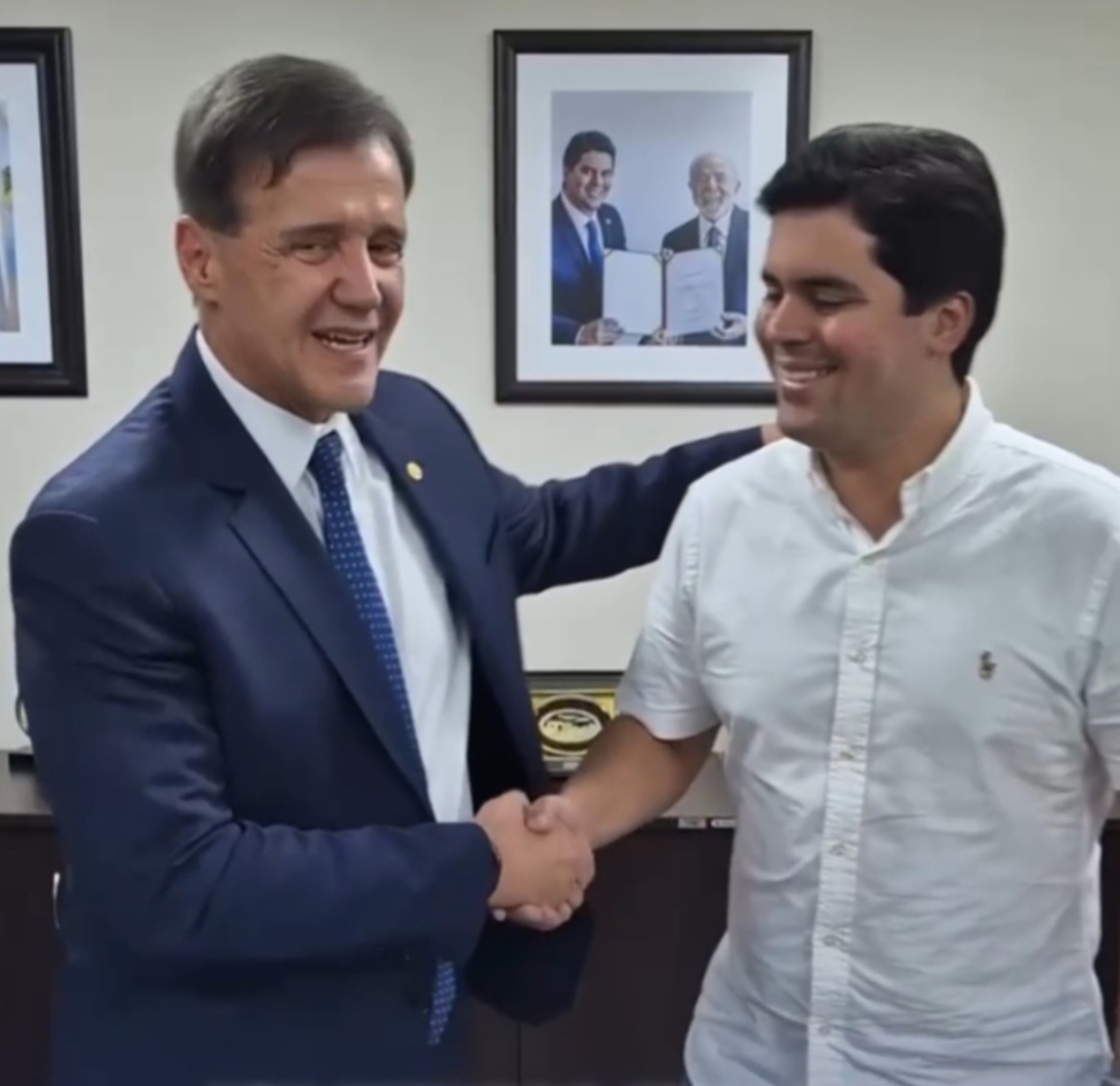 Leia mais sobre o artigo *O Deputado Federal Aluísio Mendes, parceiro de Santa Helena, envia mais um beneficio para o município.*