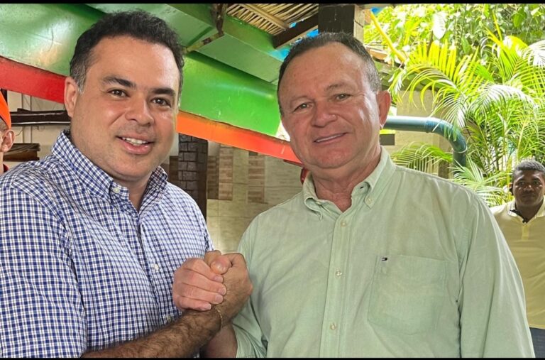 Leia mais sobre o artigo *O pré-candidato Joãozinho Pavão se destaca na pré-campanha com o apoio majoritário de líderes políticos estaduais*