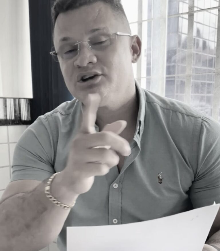 Leia mais sobre o artigo *LEIA A MATÉRIA COMPLETA NO BLOG: Vereador de ausências Bráz Amaral, ataca novamente de “Vereador Exemplar” para enganar a população de Santa Helena, mas é desmascarado em seguida pelo Vereador Jorge Malhadeira.*