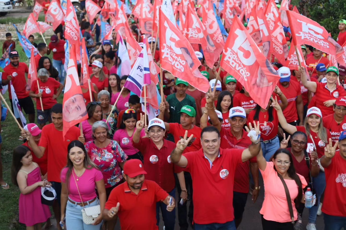 No momento, você está visualizando *Em Santa Helena,  a Caminhada da Coligação A Força do Povo 15 empolga moradores do bairro da Ponta da Areia*