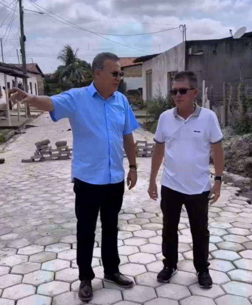 No momento, você está visualizando *Prefeito Zezildo Almeida vistoria obras em fase de conclusão na Ponta da Areia*