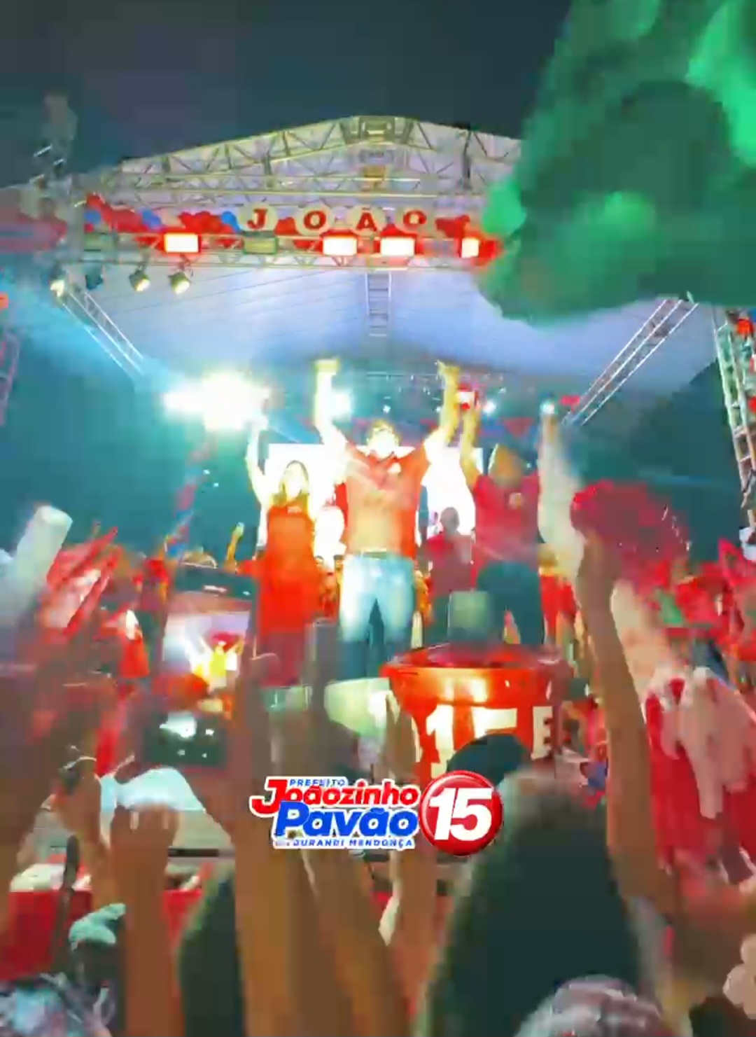 Leia mais sobre o artigo *Joãozinho Pavão, o Gigante das Multidões, realiza a maior carreata política de todos os tempos no município de Santa Helena-MA*