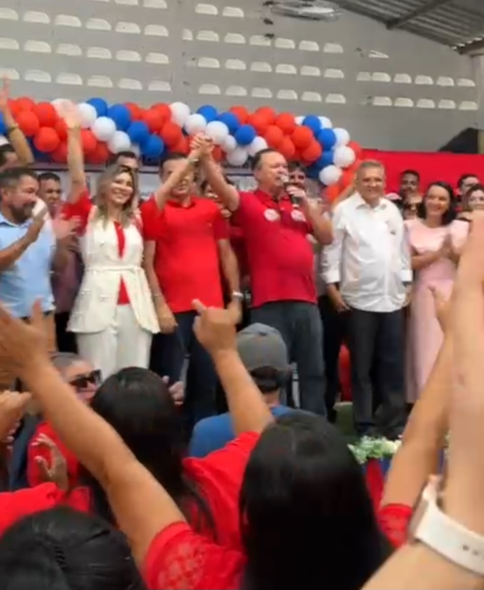 Leia mais sobre o artigo *Governador Carlos Brandão demonstrou apoio total a Joãozinho Pavão e ao seu gigantesco grupo político de Santa Helena. Com isso jogou uma pá de cal na esfarcelada oposição de WhatsApp deTouro Weba e Josinaldo Moraes.*