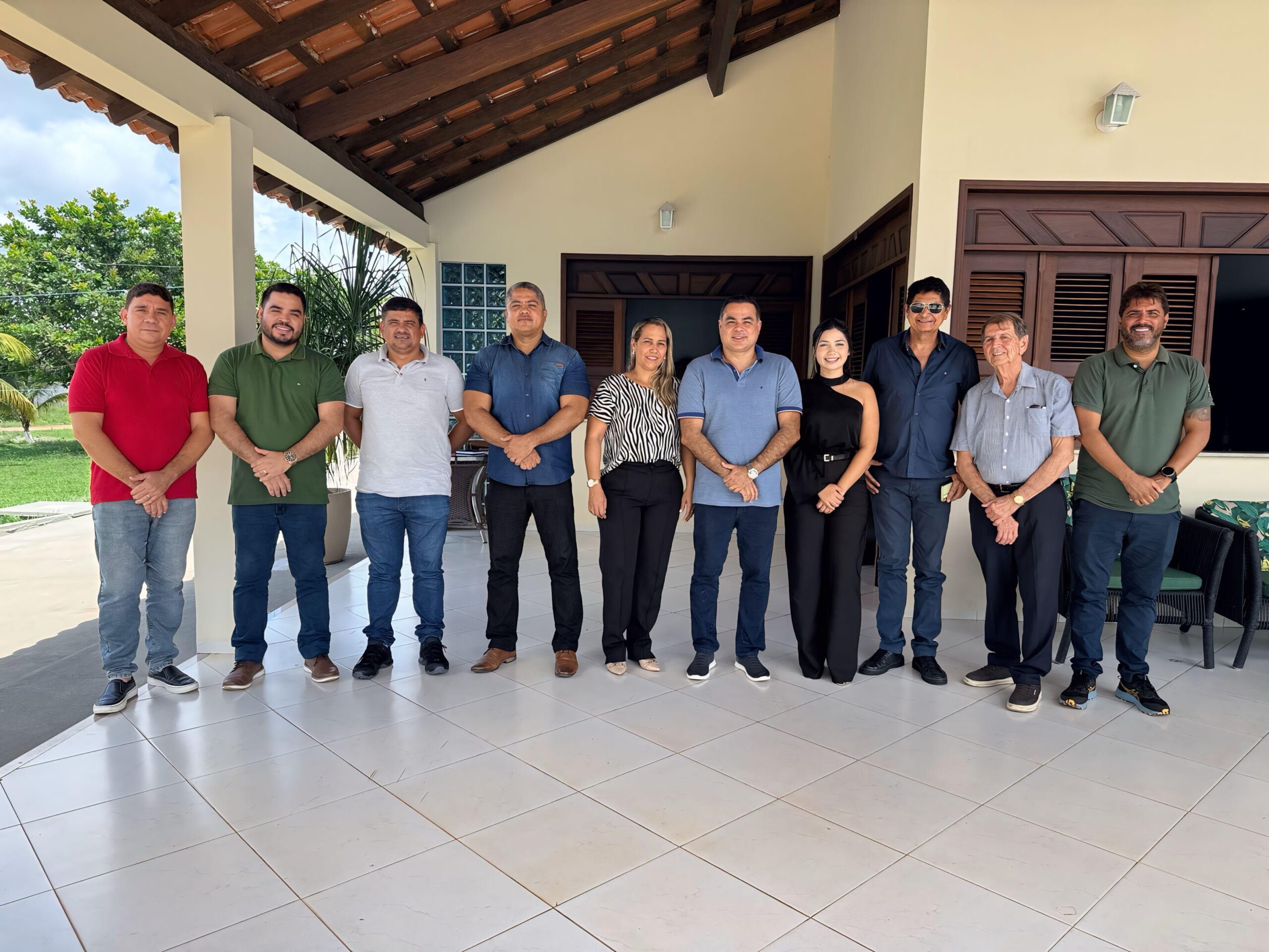 No momento, você está visualizando *Prefeito de Santa Helena Joãozinho Pavão se reúne com os Vereadores Valdir do Magazine, Alexandre Lobato, Daniel Sampaio, Jorge Malhadeira, Jane da VL, Fernanda Vieira, Capim Abreu, Nivaldo Lobato e o presidente da Câmara, Marcello Marques, garantindo harmonia entre Executivo e Legislativo, visando o melhor para população.*