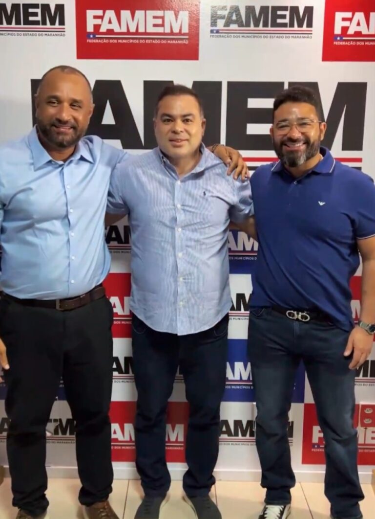 Leia mais sobre o artigo *Prefeito Joãozinho Pavão representa Santa Helena-MA na eleição do novo Presidente da FAMEM. Parabéns ao eleito, o Prefeito Roberto Costa.*