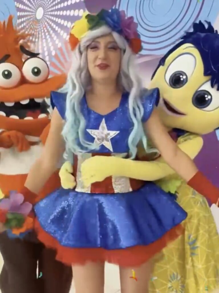 Leia mais sobre o artigo 🧚🏽‍♀️🤴🏽🦸🏻‍♀️ *Prepare sua Princesa, sua Fada, seu Super Herói que o*  *_Bailinho Infantil_ está chegando! Vai ser amanhã, a partir das 17h na Praça José Sarney. Não fique de fora, leve a criançada.* *#Carnaval.Infantil.É.em.Santa.Helena*