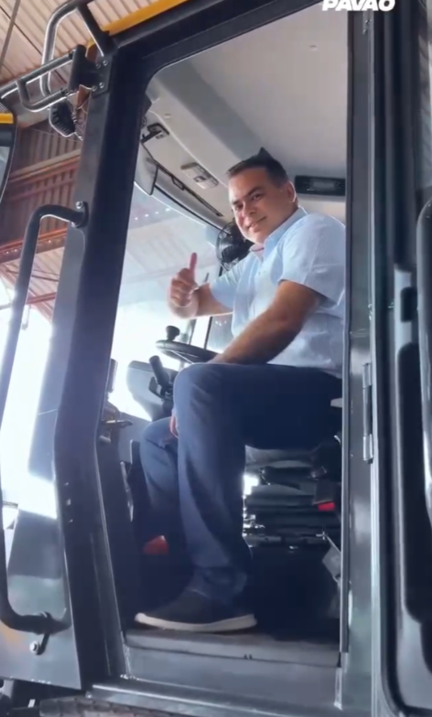 No momento, você está visualizando *Hoje aniversaria o Prefeito Joãozinho Pavão, o semeador de ações e conquistas para os helenenses que lhe parabenizam por mais esse ano de vida.*