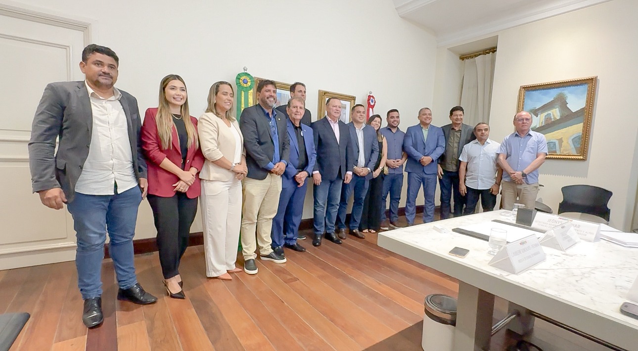 Leia mais sobre o artigo *Prefeito Joãozinho Pavão participa de encontro com o Governador Brandão e tem boa receptividade em investimentos e cumprimento das demandas Municipais apresentadas.*