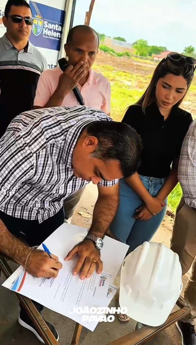 Leia mais sobre o artigo *Prefeito Joãozinho Pavão assina ordem de serviço para construção da Areninha esportiva na Morada Nova realizando um grande sonho dos moradores.*