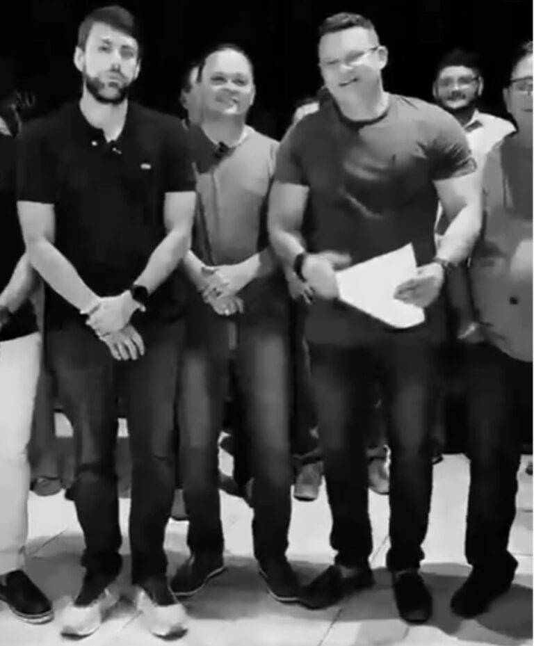 Leia mais sobre o artigo *Oposição ao Prefeito Joãozinho Pavão realiza mais uma tentativa de ludibriar a população, dessa vez a estratégia golpista foi direcionada ao povoado de Queimadas.*