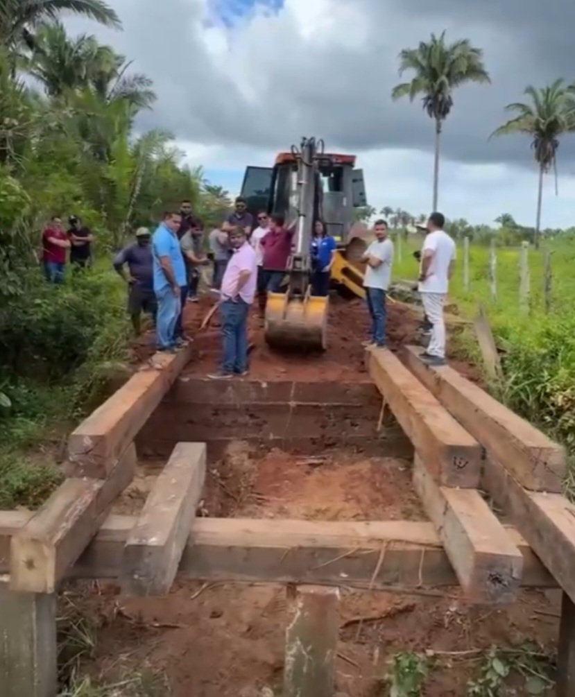 No momento, você está visualizando *Prefeito Joãozinho Pavão, juntamente com a Secretaria de Infraestrutura, segue atento nas vistorias das recuperações de pontes que interligam povoados no Município.*