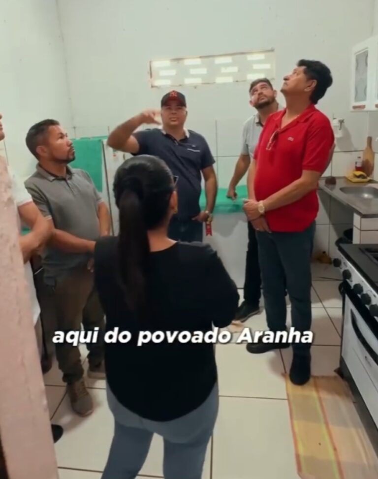 Leia mais sobre o artigo 🏫✨ *Prefeito Joãozinho Pavão segue o compromisso com a Educação e inicia, no povoado Aranha o levantamento para a reforma da Escola.*