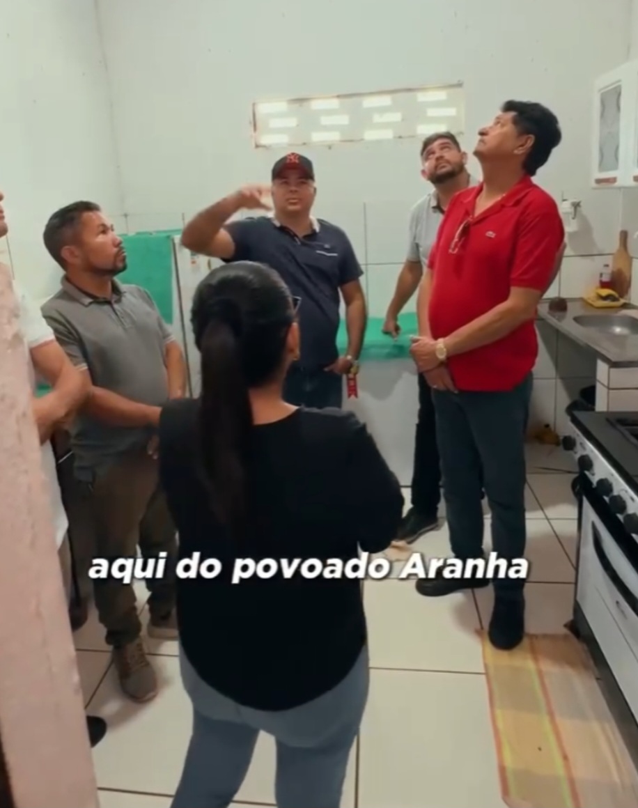 No momento, você está visualizando 🏫✨ *Prefeito Joãozinho Pavão segue o compromisso com a Educação e inicia, no povoado Aranha o levantamento para a reforma da Escola.*
