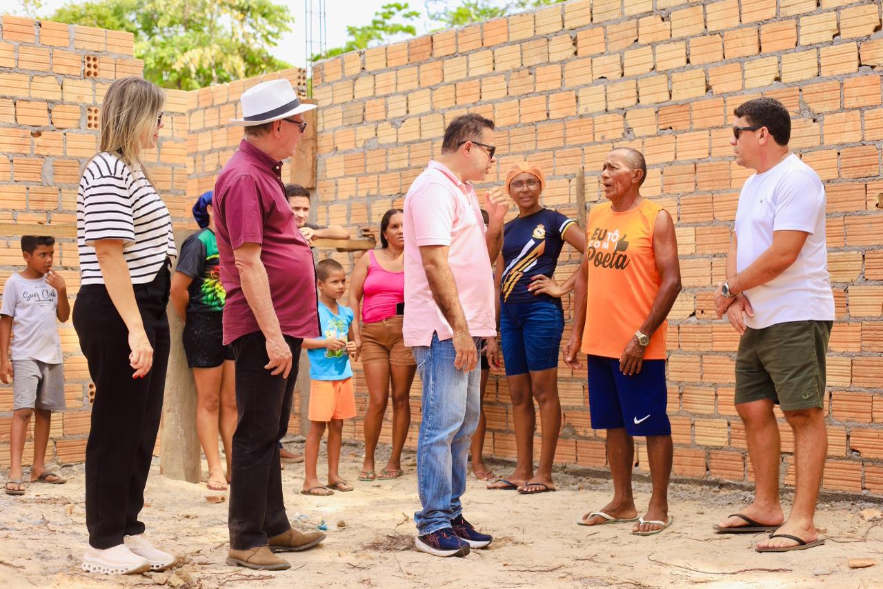 Leia mais sobre o artigo 💥 *O prefeito Joãozinho Pavão tá junto do povo acompanhando de perto as obras da nova escola do Imperial!* *É trabalho, é compromisso e é futuro pra nossa gente!* 💛✨
