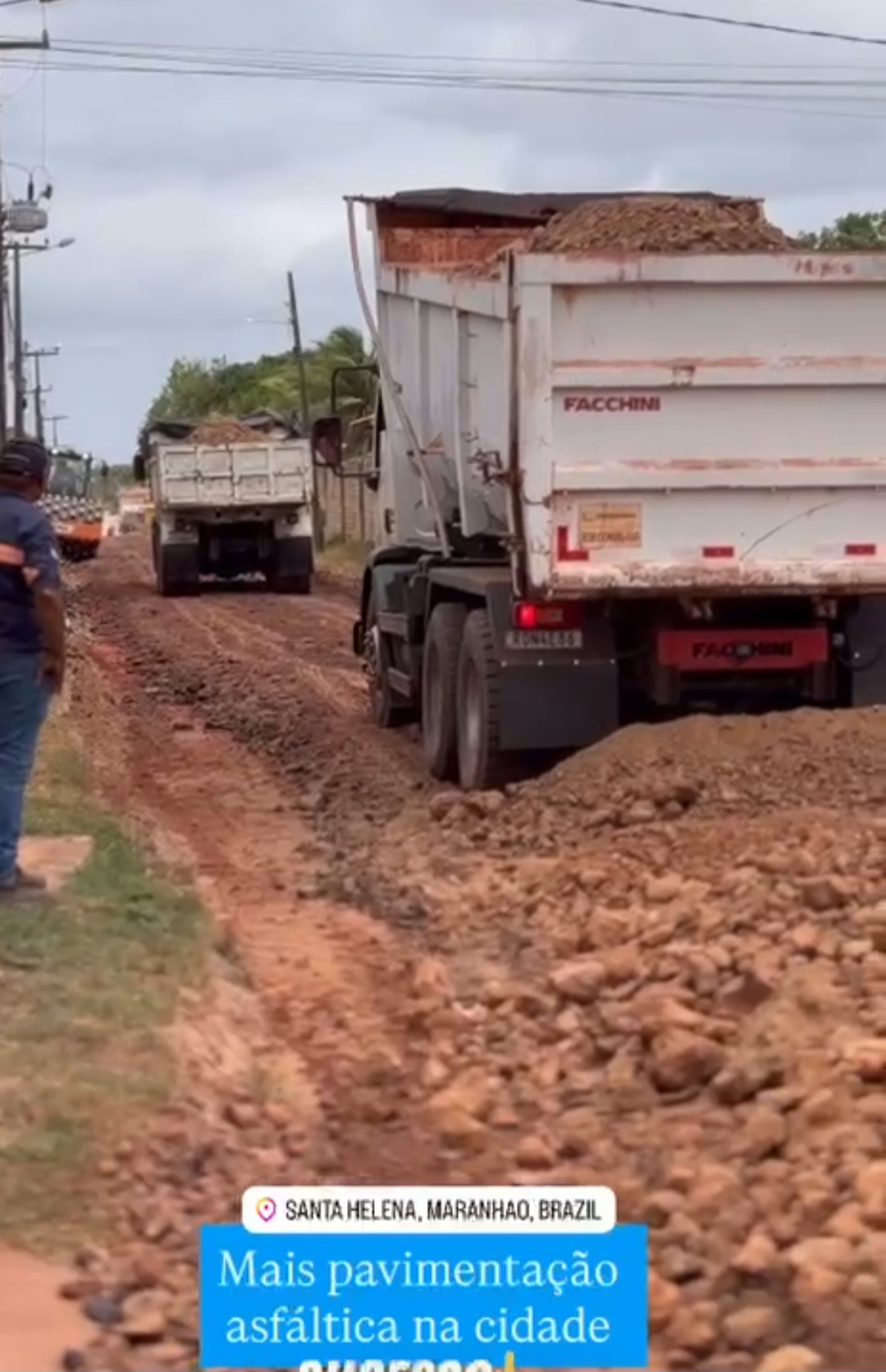 Leia mais sobre o artigo 🚧 *O asfalto tá caindo com força em Santa Helena!* 💪 *Joãozinho Pavão e Governo do Estado seguem mudando a cidade pra melhor!* 🛣️🔥