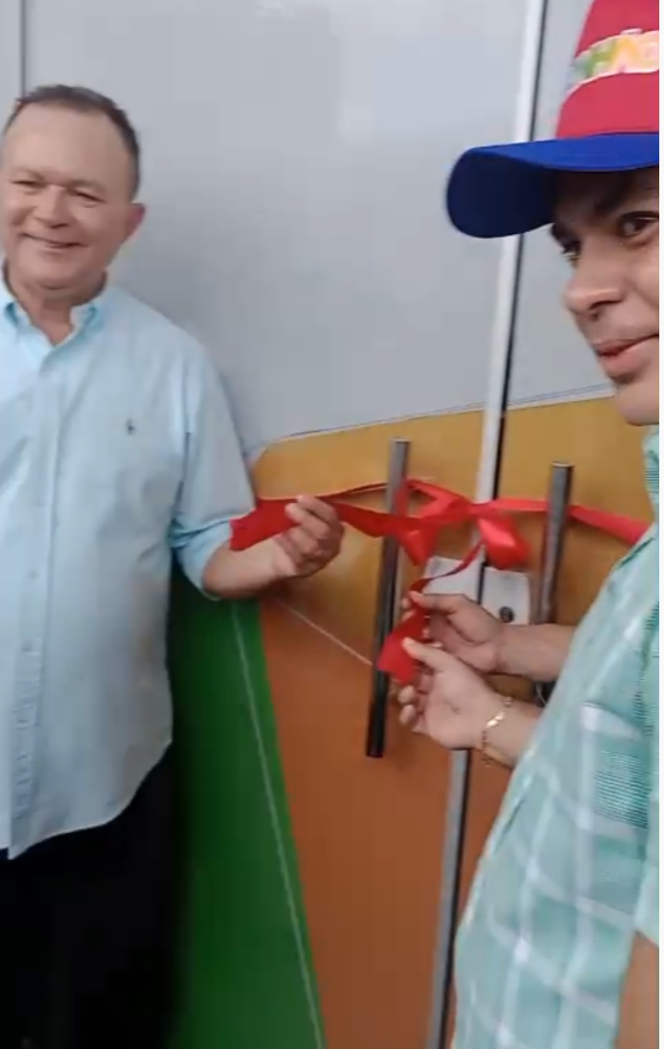 No momento, você está visualizando *O trio incansável: Joãozinho, Brandão e Orleans.* *Quando a gente trabalha junto, o peso some e o resultado aparece.* *Com união, a obra rende. Com parceria, a cidade cresce.*