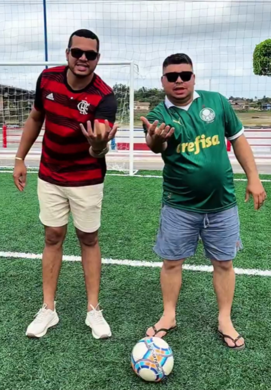 Leia mais sobre o artigo 🏟️⚽ *Prefeitura de Santa Helena disponibilizará mega telão na avenida Beira-Rio para a final da Libertadores entre Flamengo e Palmeiras, o “sem mundial”* 🔴⚫🟢⚪🔥🎉