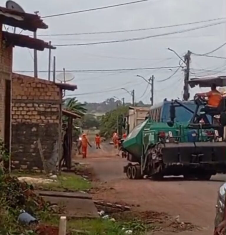 Leia mais sobre o artigo *O Programa Asfalto Novo, fruto da parceria entre a Prefeitura de Santa Helena e o Governo do Estado, segue avançando e melhorando a mobilidade urbana, com ruas e avenidas revitalizadas e mais segurança e conforto para a população.*