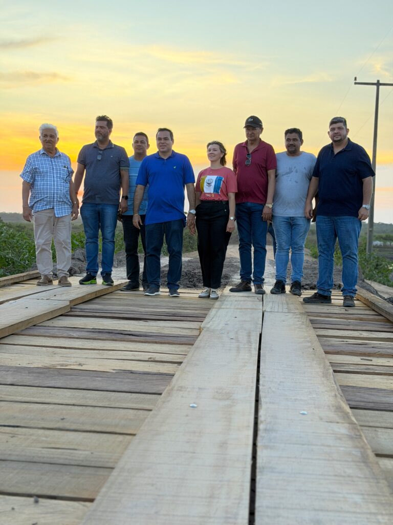 Leia mais sobre o artigo 🚧 *Mais obras e mais mobilidade para o povoado São Francisco*  *O antes e o agora comprovam: promessa de campanha cumprida. Com Joãozinho Pavão, o fenômeno, o trabalho não para.*  *É trabalho acontecendo em todo o município!* ❤️