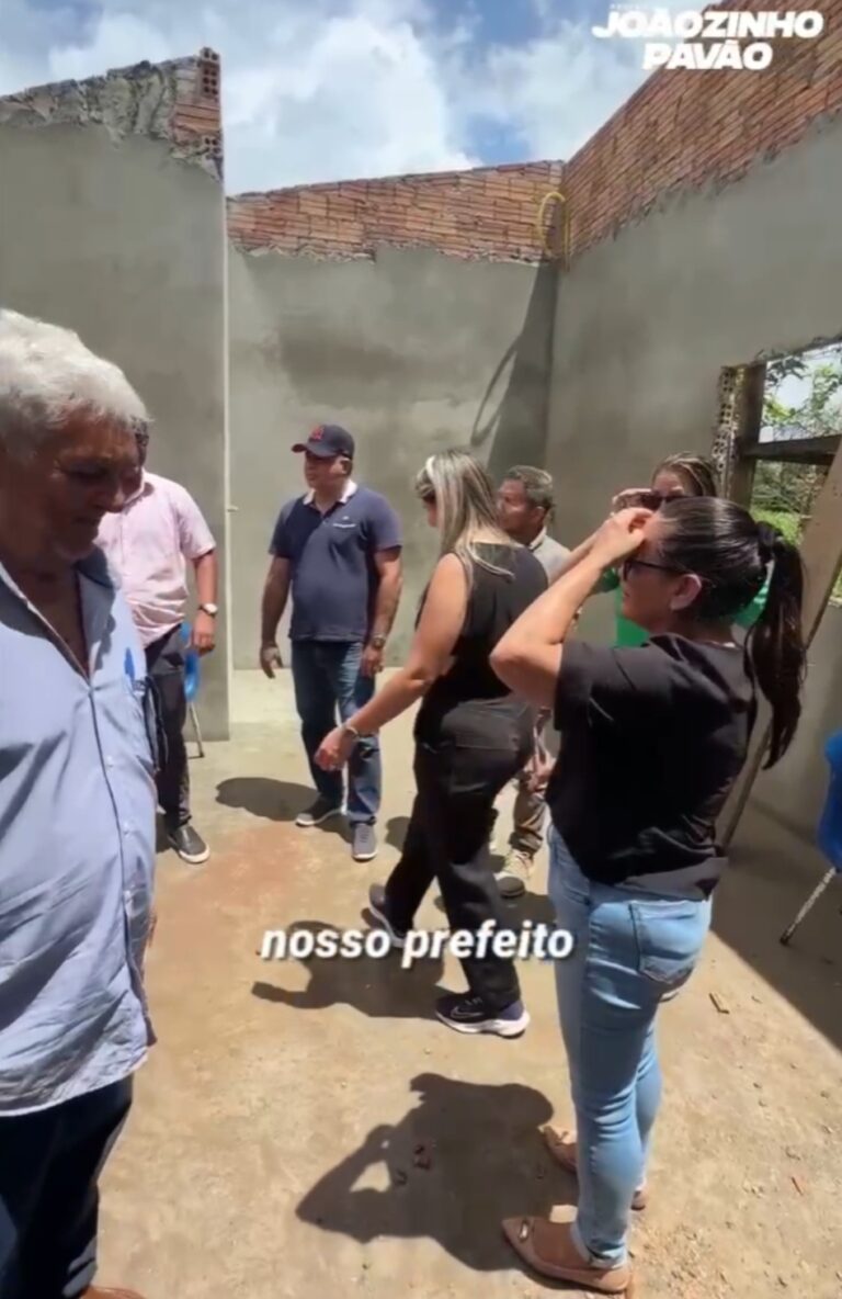 Leia mais sobre o artigo *A Prefeitura de Santa Helena fortalece uma política educacional transformadora, com investimentos em reformas, ampliações e construção de novas escolas, além da valorização dos profissionais, práticas pedagógicas humanizadas e alimentação escolar de qualidade.* *As ações avançam na reconstrução da rede municipal de ensino, tornando Santa Helena referência em educação, sob a gestão do prefeito Joãozinho Pavão.*