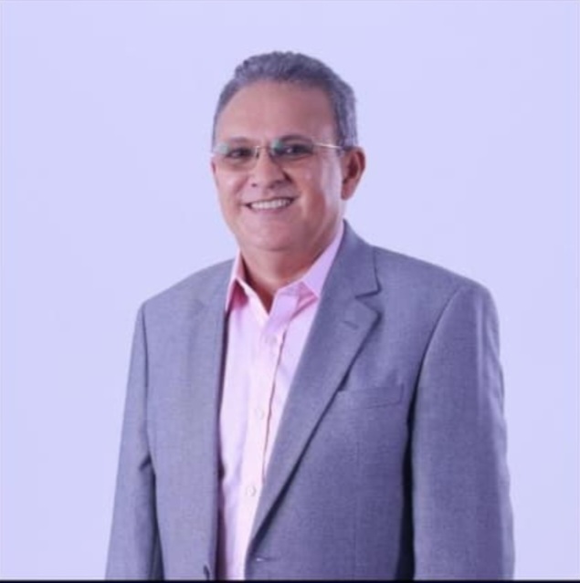 Leia mais sobre o artigo ✨ *HOJE É DIA DE HOMENAGEM* ✨  *Celebramos Zezildo Almeida, pai de família, profissional exemplar e um dos grandes líderes da história de Santa Helena.*  👏 *Parabéns, Zezildo!* 💙 *Santa Helena reconhece seu legado.*