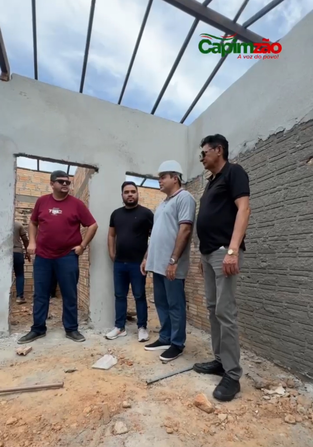 Leia mais sobre o artigo *Enquanto a oposição só reclama nas redes* 🤡📱, *Joãozinho Pavão e equipe trabalham, vistoriando o Posto de Saúde do Guriramã* 🏫👷🏽‍♂️. *Sem argumentos, a oposição afunda a cada postagem* 🕳️😂.