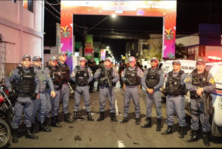 Leia mais sobre o artigo *O Carnaval 2026 em Santa Helena foi marcado por recorde de público e tranquilidade nos circuitos oficiais, segundo o comandante da Polícia Militar, Braga Júnior.*  *Sem crimes graves ou apreensões, e com apenas a prisão de um foragido, a festa comprovou que organização e parceria garantem um Carnaval de paz para todos.*