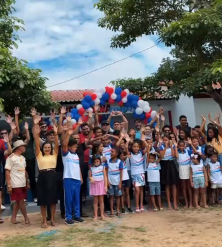 Leia mais sobre o artigo *A inauguração da nova Escola Carlos Cláudio Silva, no povoado Goiabal, reforça o alto padrão de qualidade adotado e evidencia o compromisso da gestão do prefeito Joãozinho Pavão com a melhoria contínua da educação em Santa Helena.*