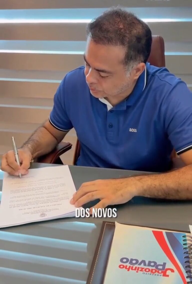 Leia mais sobre o artigo *Em plena Sexta-feira Santa, fé e trabalho caminham juntos em Santa Helena. O prefeito Joãozinho Pavão nomeia novos servidores, fortalecendo o serviço público e renovando a esperança de dias melhores.* 🙏✨