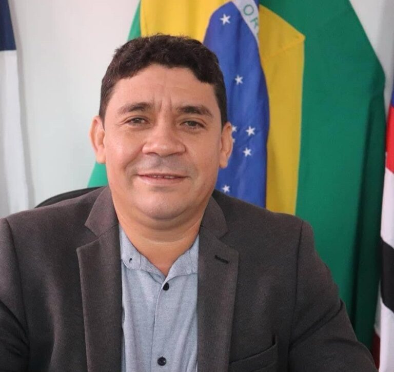 Leia mais sobre o artigo *Hoje celebramos a vida do vereador Valdir — homem íntegro, pai exemplar e temente a Deus. Que sua caminhada siga sendo guiada pela fé, com saúde, paz e muitas conquistas. Feliz aniversário!* 🎉✨