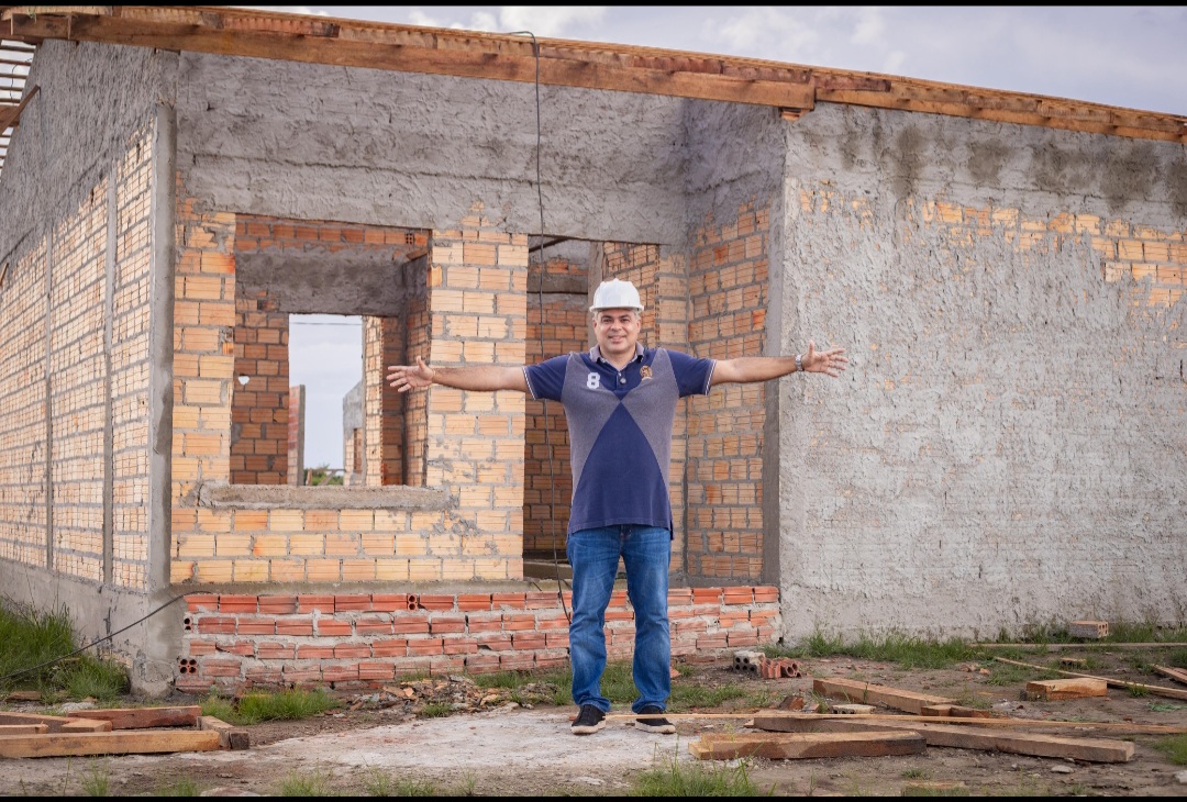 Leia mais sobre o artigo ✨ *Joãozinho Pavão lidera o maior programa habitacional da história de Santa Helena — transformando vidas com moradia digna, esperança e oportunidades para quem mais precisa.*
