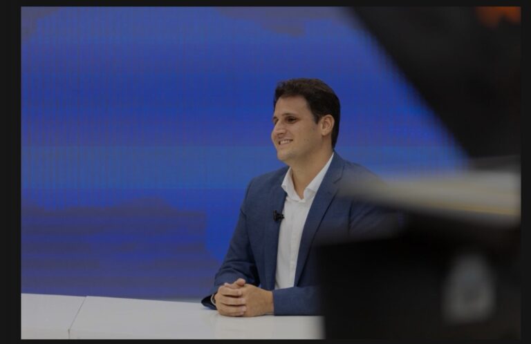 Leia mais sobre o artigo *O Tribunal Regional Eleitoral do Maranhão mandou retirar vídeo com IA que simulava falas de Orleans Brandão, alvo de conteúdo falso. Multa de R$ 5 mil por descumprimento.*