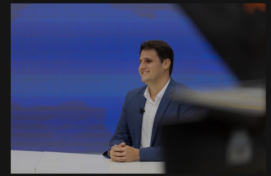 Leia mais sobre o artigo *O Tribunal Regional Eleitoral do Maranhão mandou retirar vídeo com IA que simulava falas de Orleans Brandão, alvo de conteúdo falso. Multa de R$ 5 mil por descumprimento.*