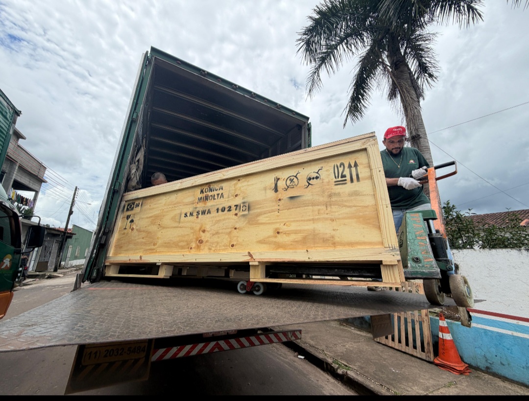 Leia mais sobre o artigo *O prefeito Joãozinho Pavão acaba de receber um raio-X digital, modernizando o diagnóstico e agilizando o atendimento em Santa Helena-MA.*