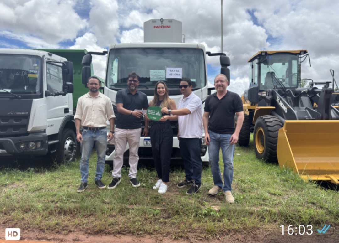 Leia mais sobre o artigo *Santa Helena avança com mais uma conquista: um novo caminhão-pipa, fruto de emenda da senadora Ana Paula Lobato, que reforça o abastecimento e beneficia diretamente a população e os produtores rurais*